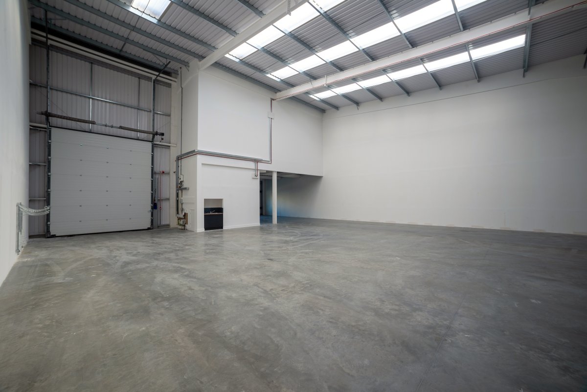 Industrial Unit in Redhill - photo 2