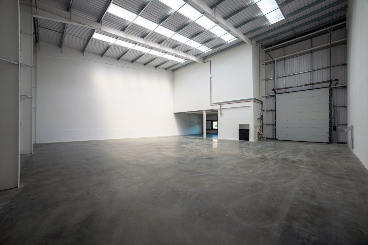 Industrial Unit in Redhill - photo 3