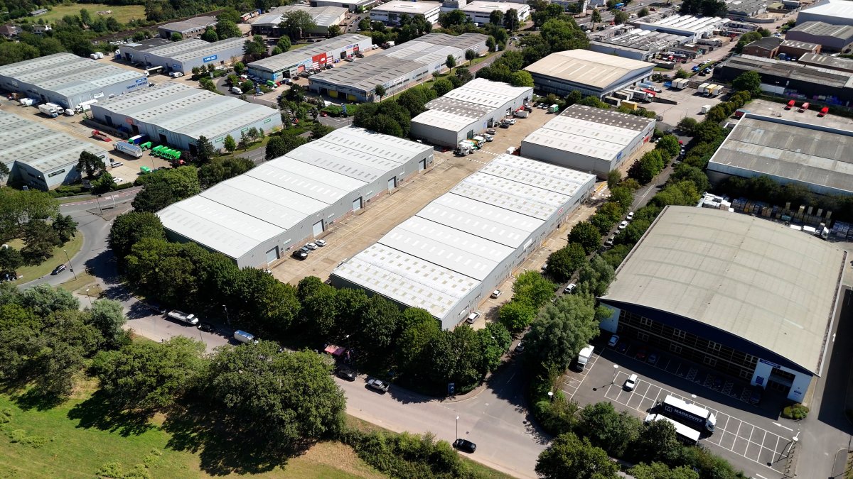 Industrial Unit To Let, Crawley, West Sussex