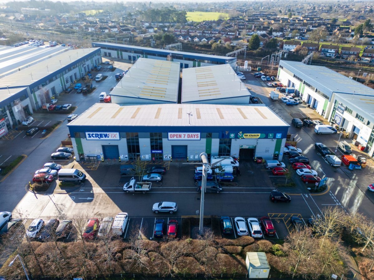 Industrial Unit in Milton Keynes - photo 2