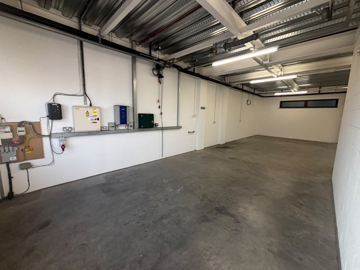 Industrial Unit in Hinckley - photo 4