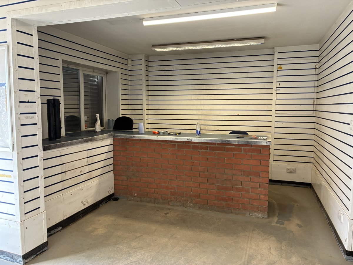 Industrial Unit in Hardwick Narrows - photo 2