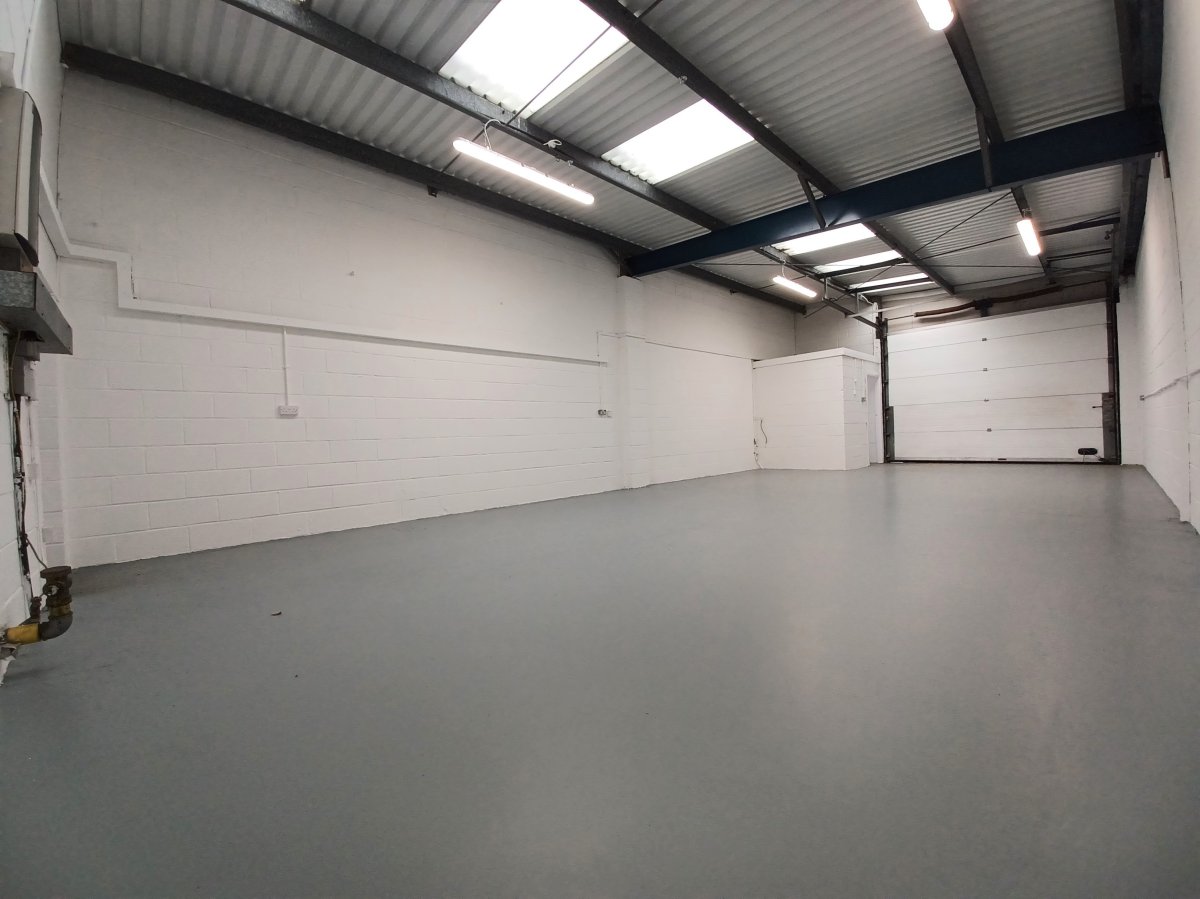 Industrial Unit in London - photo 3