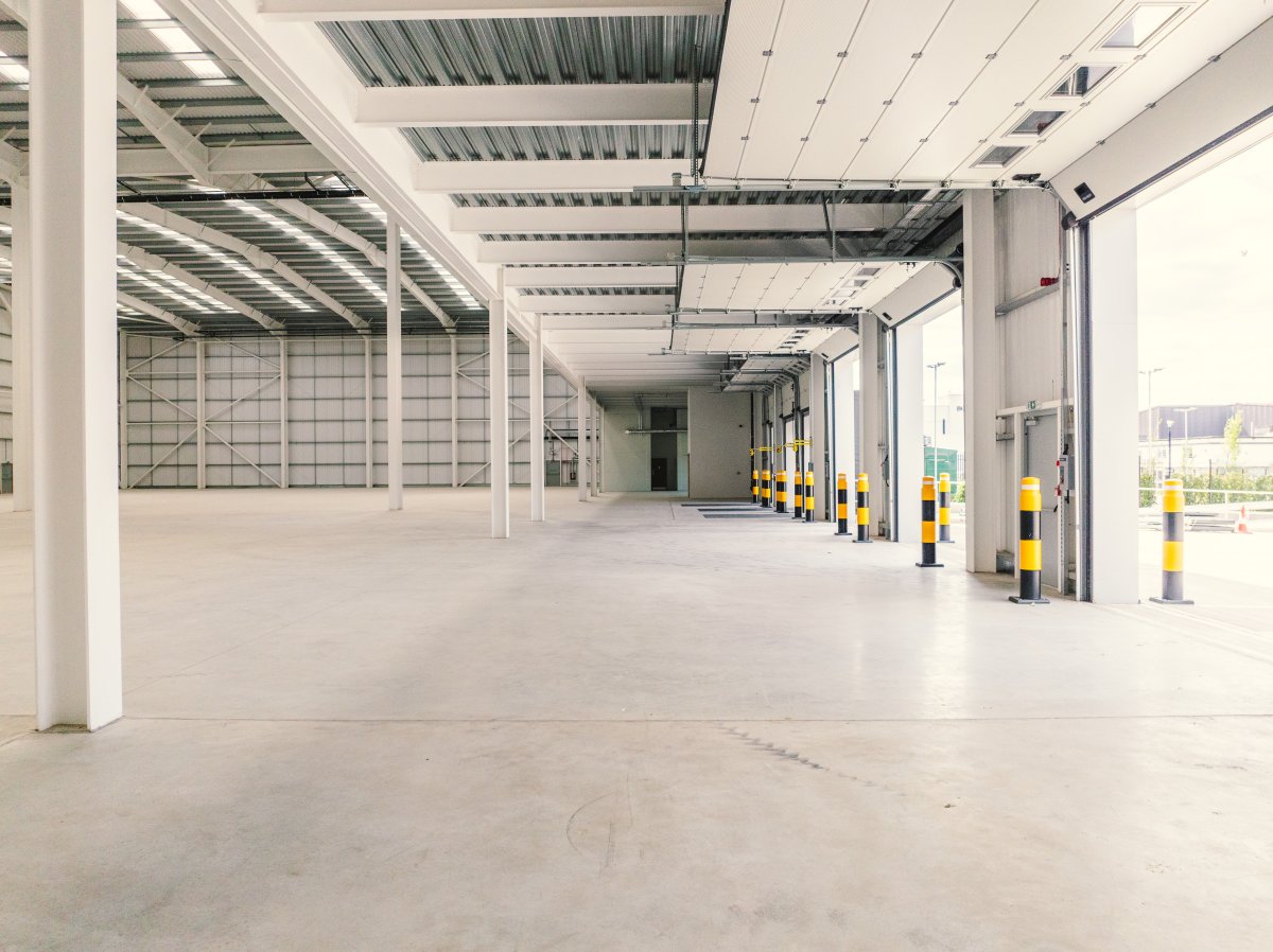 Industrial Unit in Croydon - photo 3