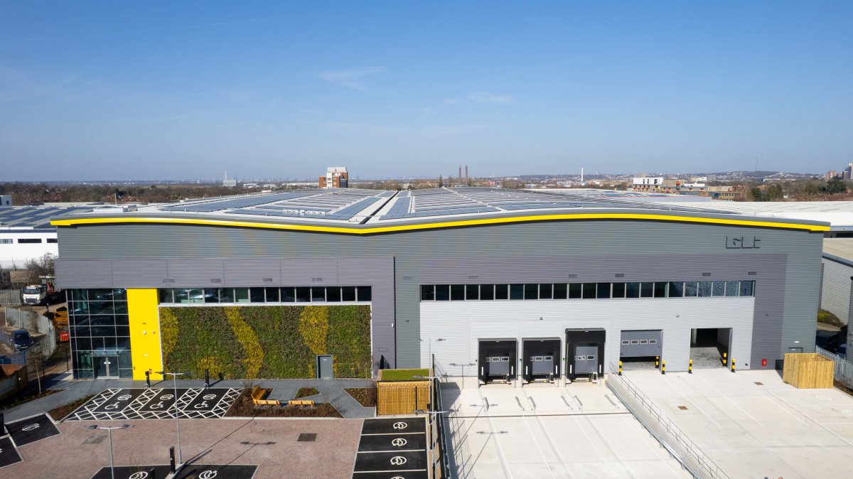 Industrial Unit in Croydon - photo 2