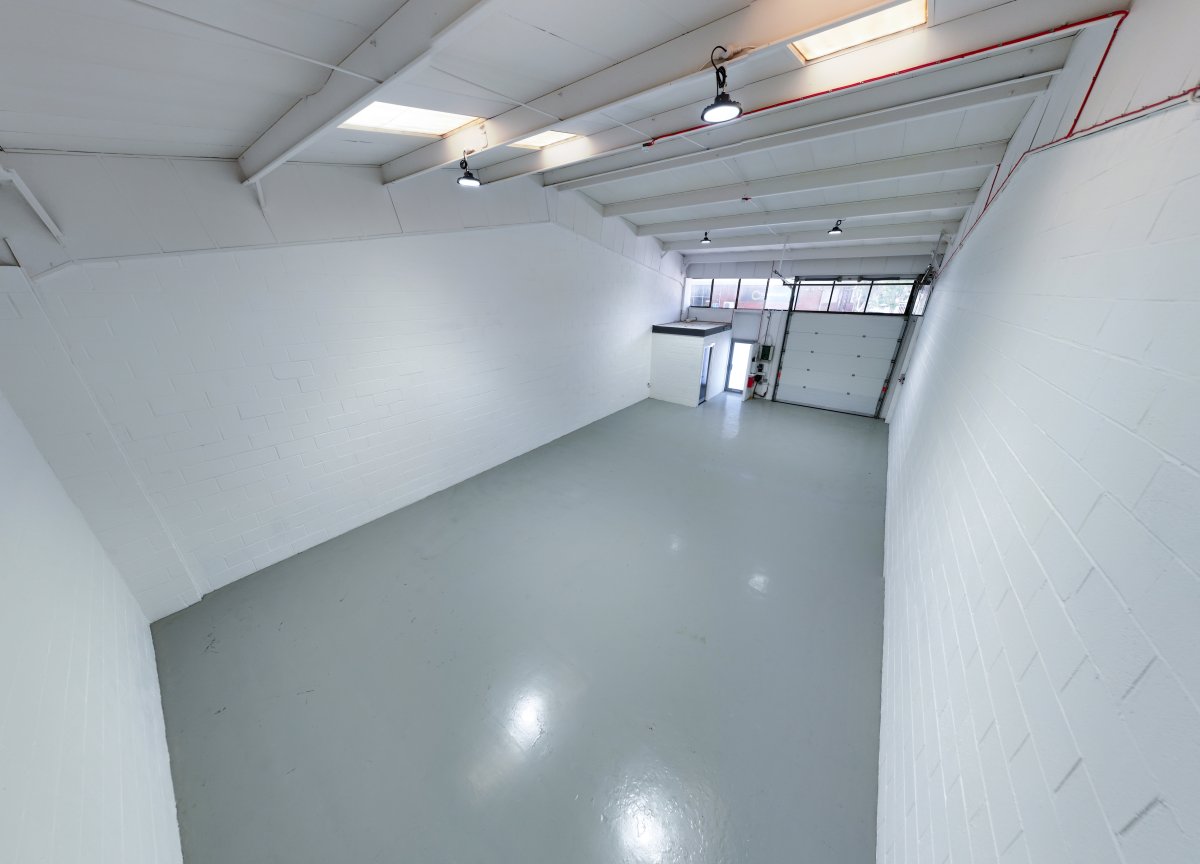 Industrial Unit in Croydon - photo 4