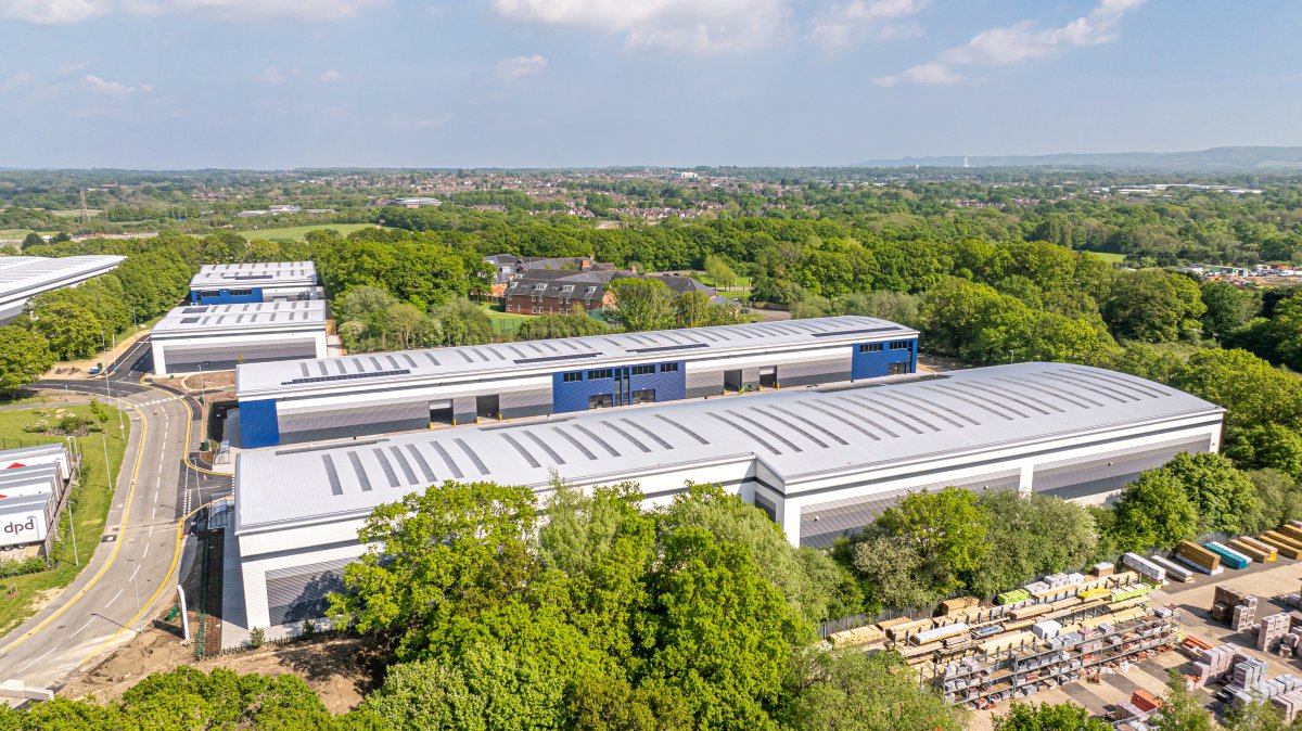 Industrial Unit in Burgess Hill - photo 2