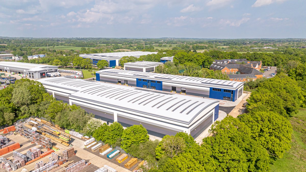 Industrial Unit in Burgess Hill - photo 3