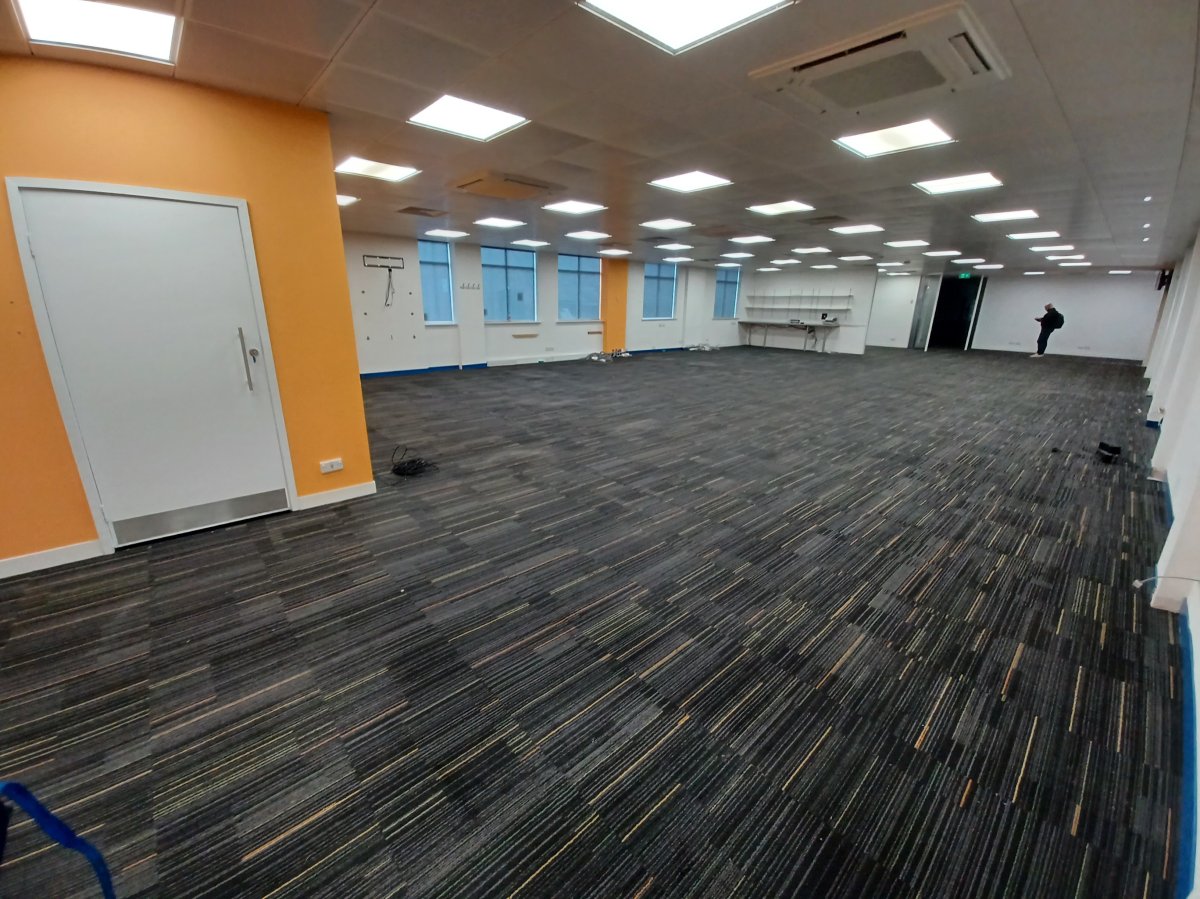 Industrial Unit in Croydon - photo 2