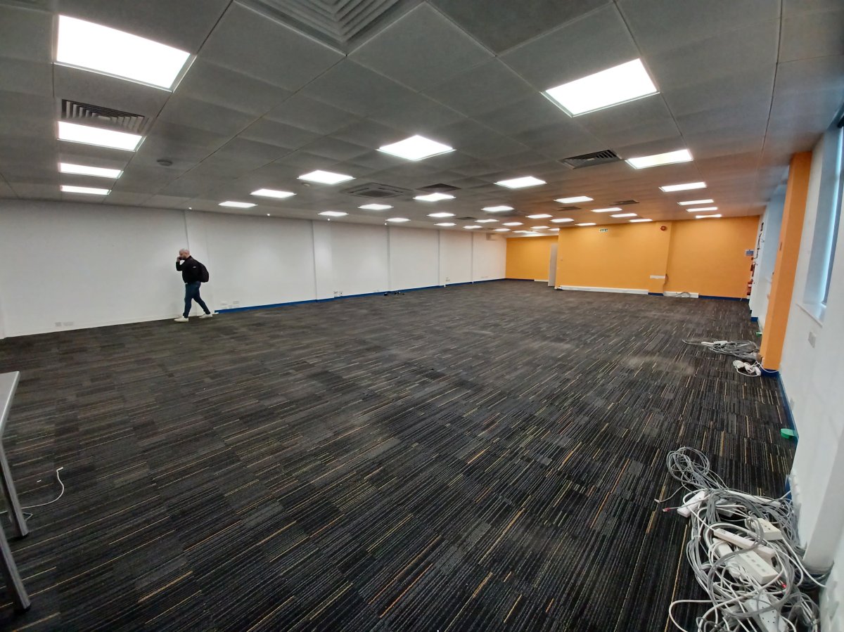 Industrial Unit in Croydon - photo 3