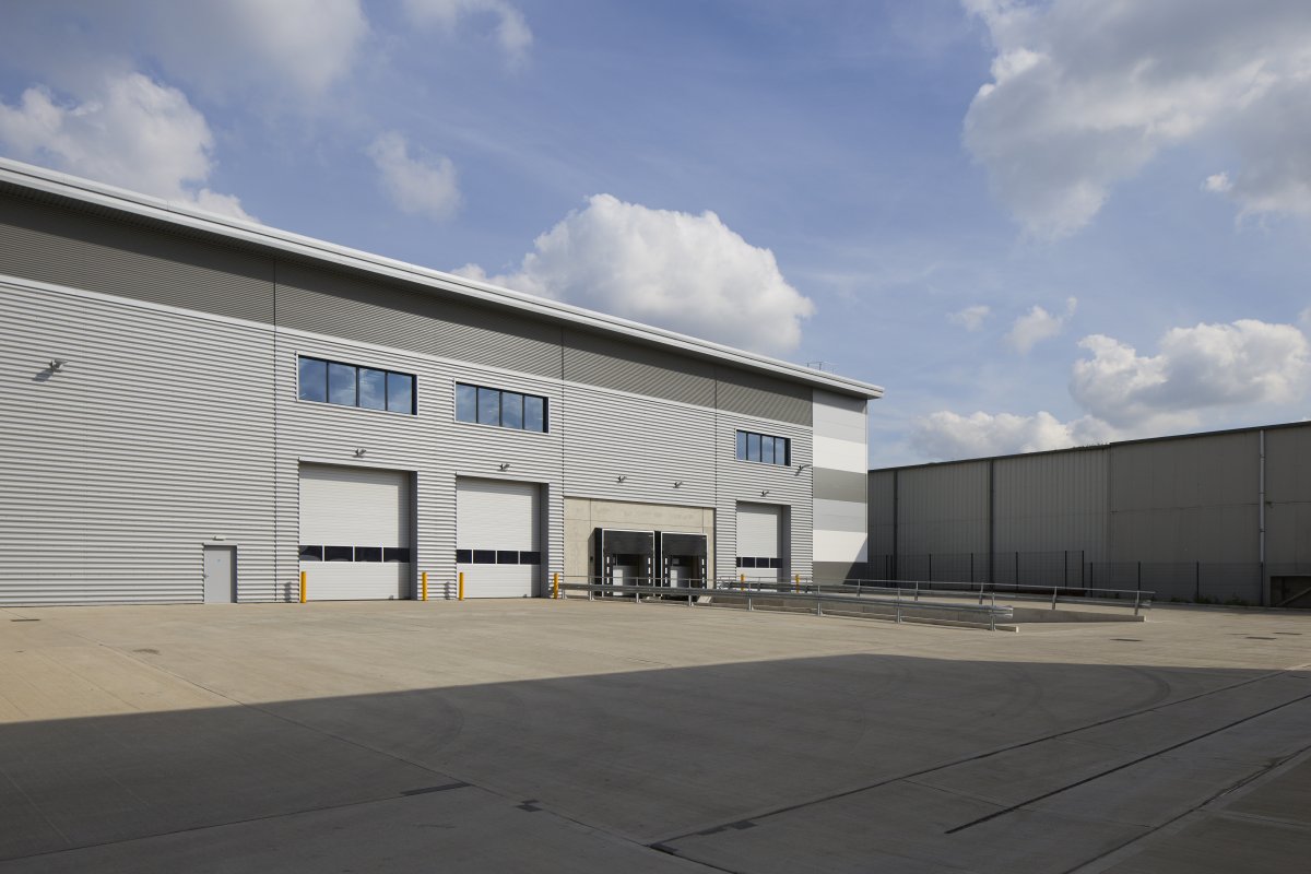 Industrial Unit in Croydon - photo 2
