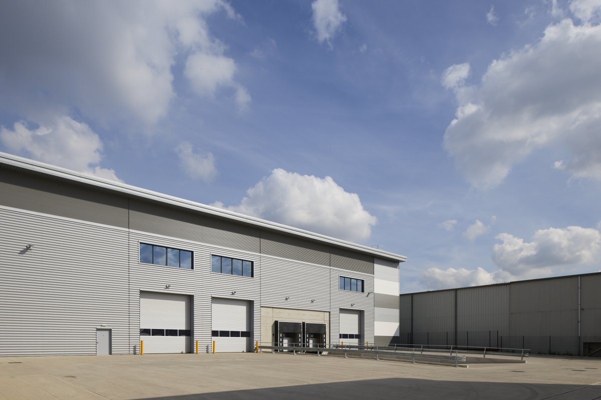 Industrial Unit in Croydon - photo 4