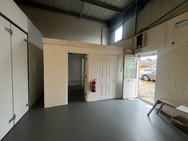 Industrial Unit in Haywards Heath - photo 4