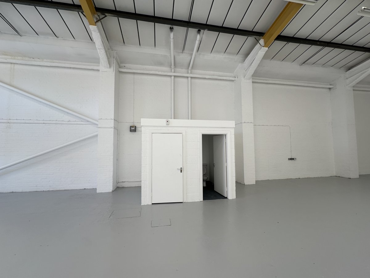 Industrial Unit in Eastbourne - photo 4
