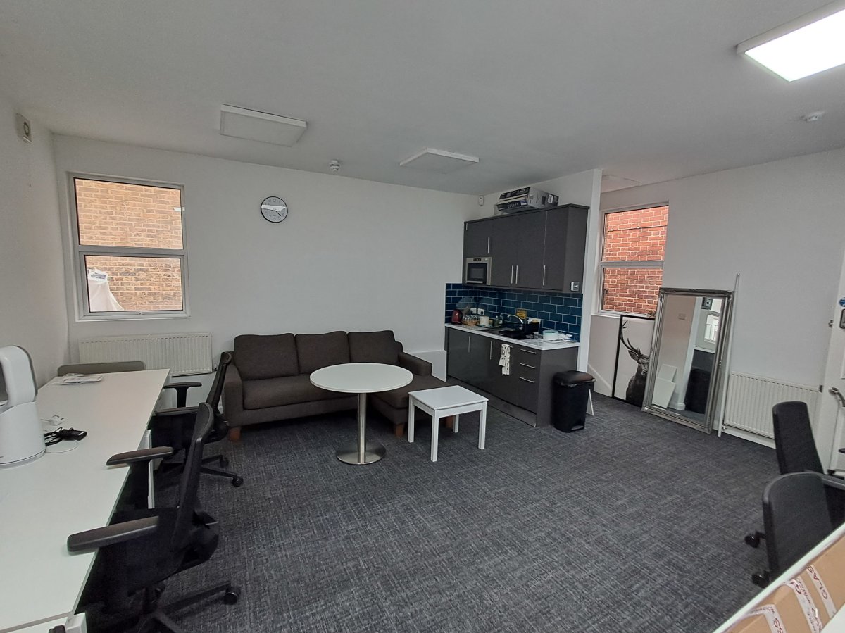Industrial Unit in New Malden - photo 2