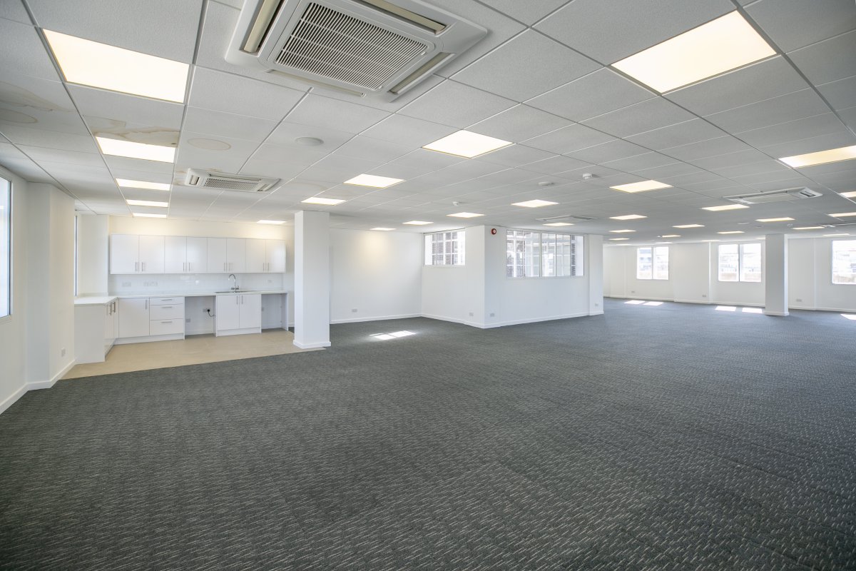 Industrial Unit in London - photo 3