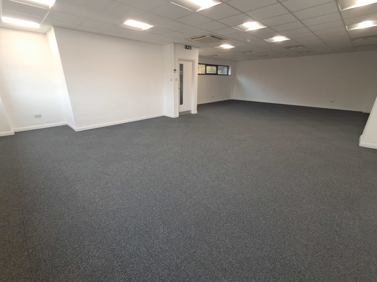 Industrial Unit in Croydon - photo 4