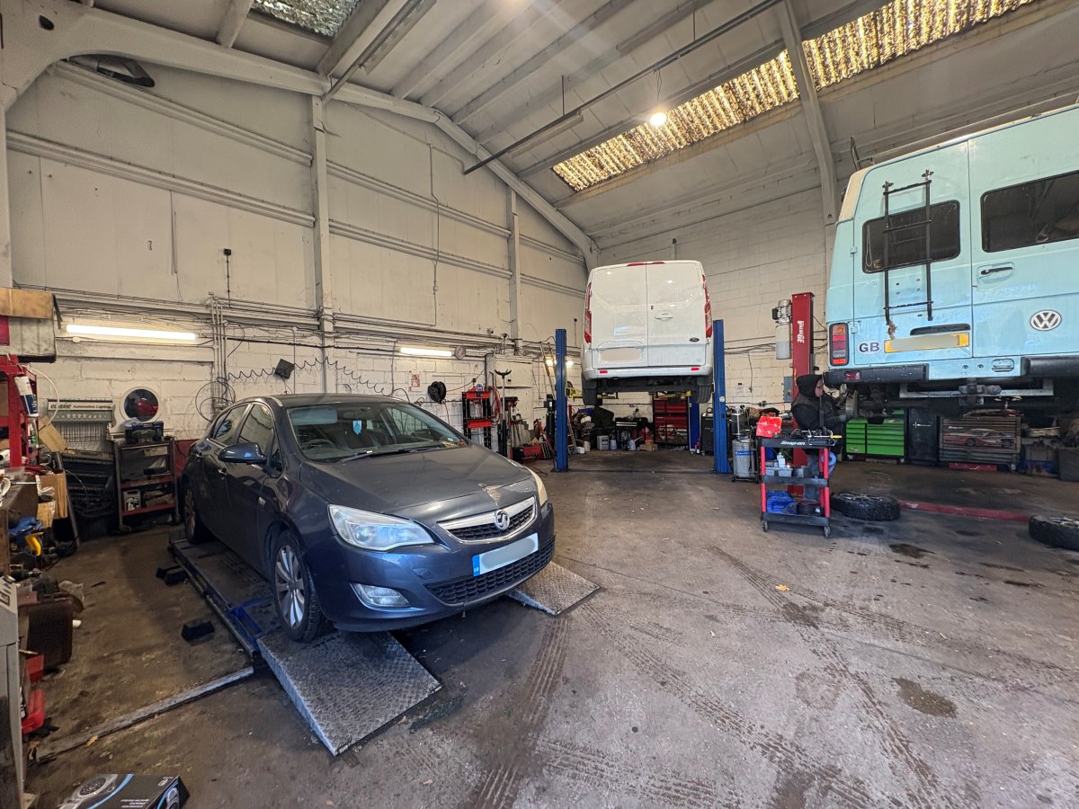 Industrial Unit in Wallington - photo 3