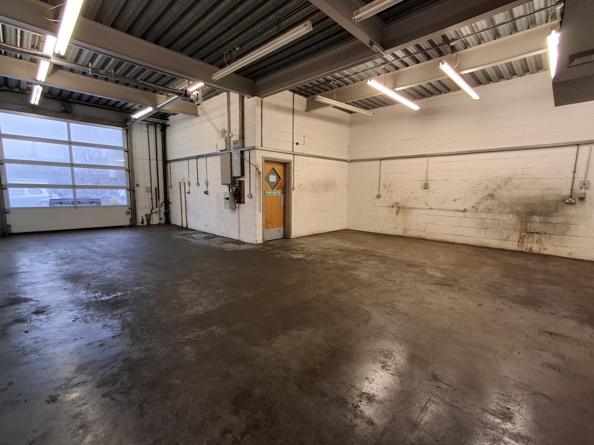 Industrial Unit in Shoreham By Sea - photo 2