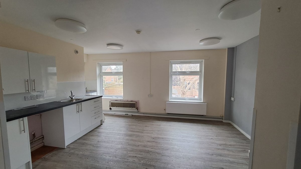 Industrial Unit in Aldershot - photo 2
