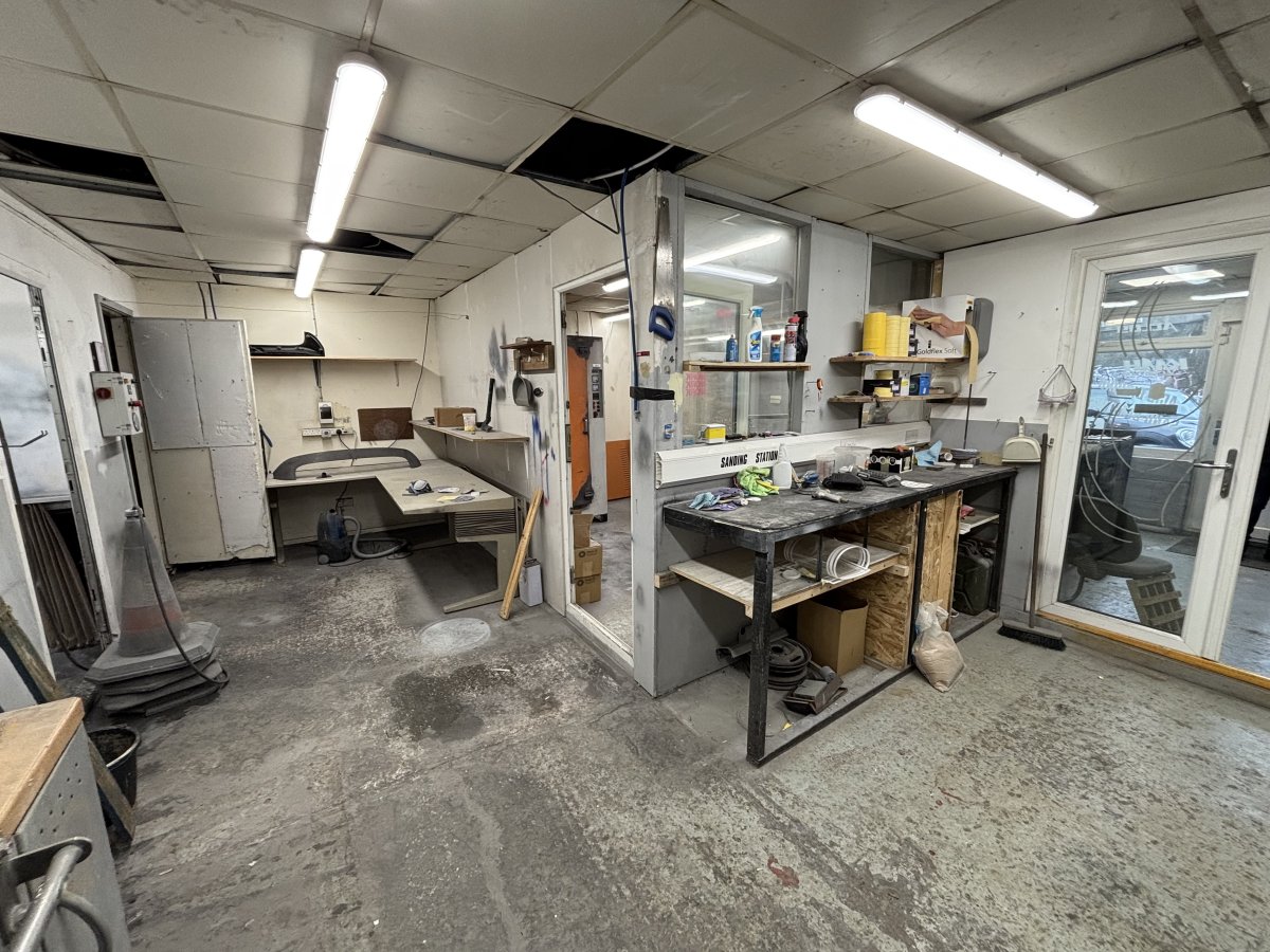 Industrial Unit in Worthing - photo 3