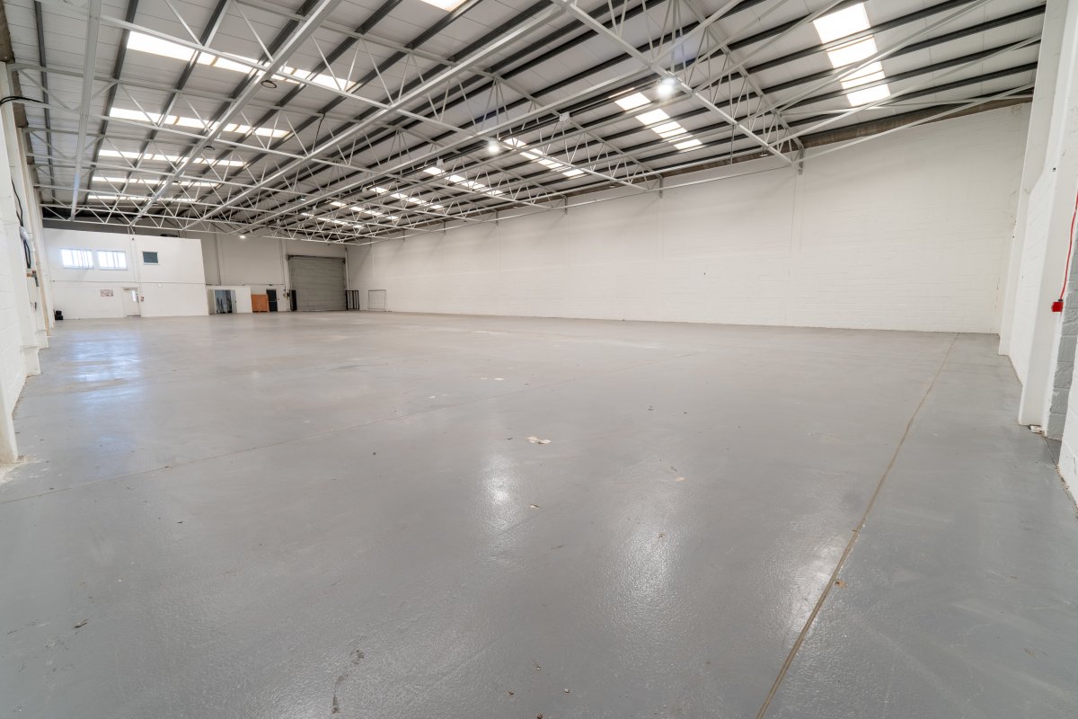 Industrial Unit in Croydon - photo 3
