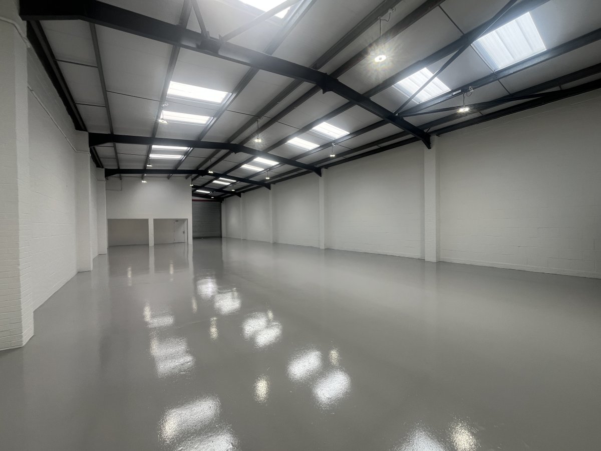 Industrial Unit in Crawley - photo 2