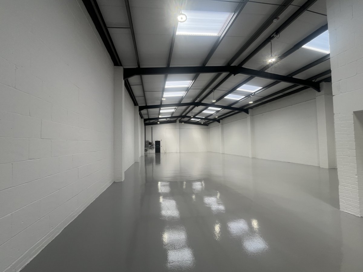 Industrial Unit in Crawley - photo 3