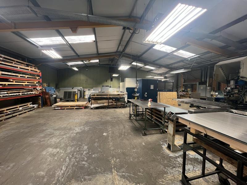 Industrial Unit in Fareham - photo 3