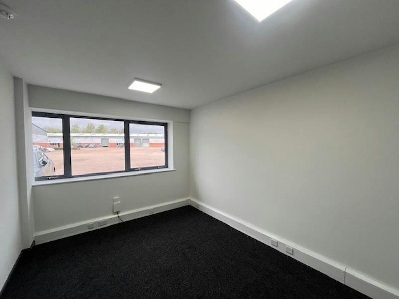 Industrial Unit in Telford - photo 3