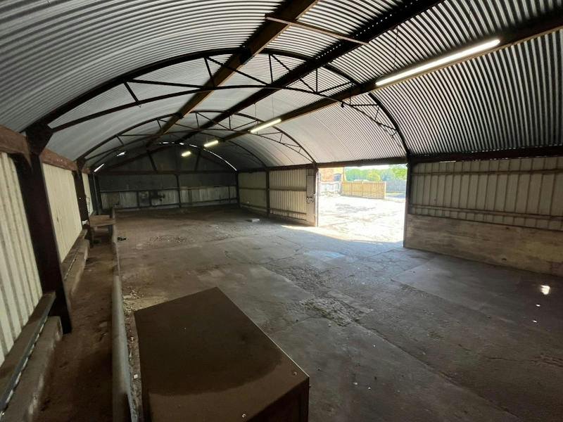 Industrial Unit in Tong - photo 4