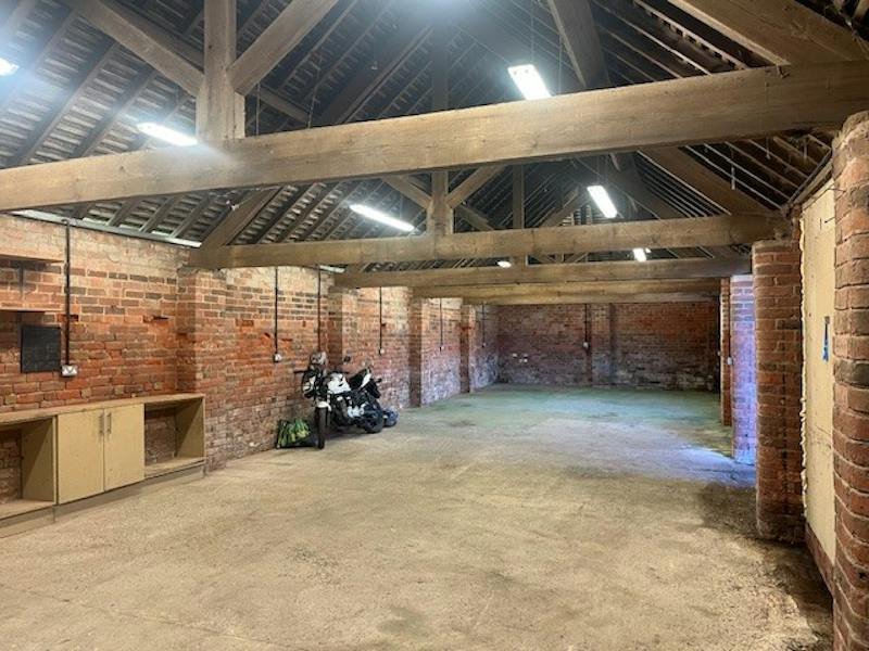 Industrial Unit in Tong - photo 4
