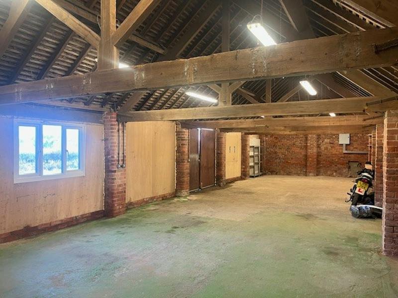Industrial Unit in Tong