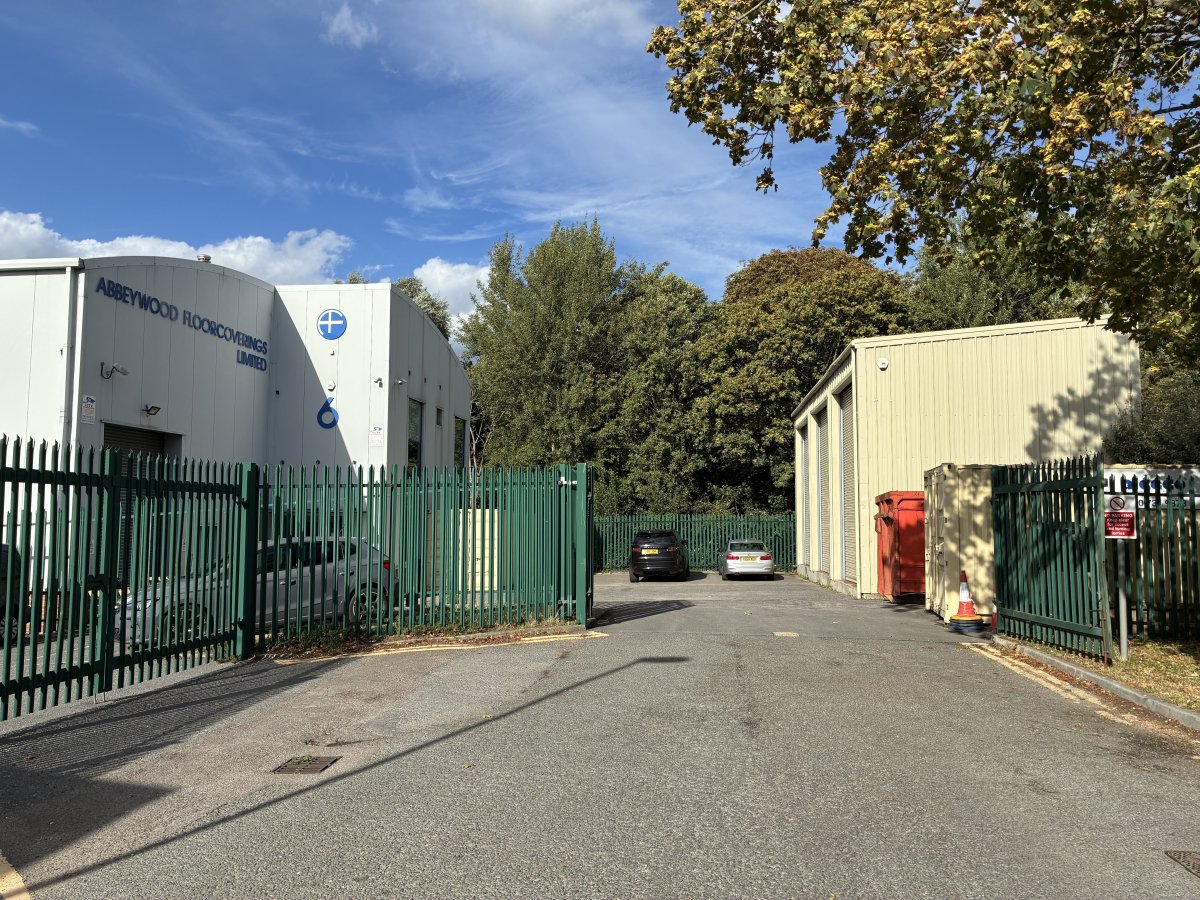 Industrial Unit in Sidcup - photo 4