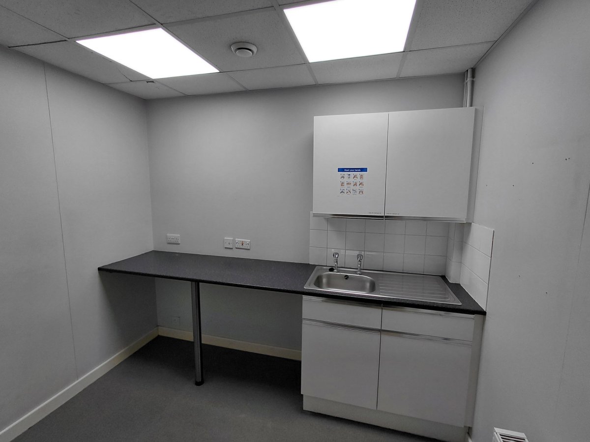 Industrial Unit in Croydon - photo 4