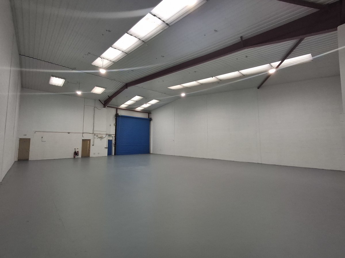 Industrial Unit in Croydon - photo 2