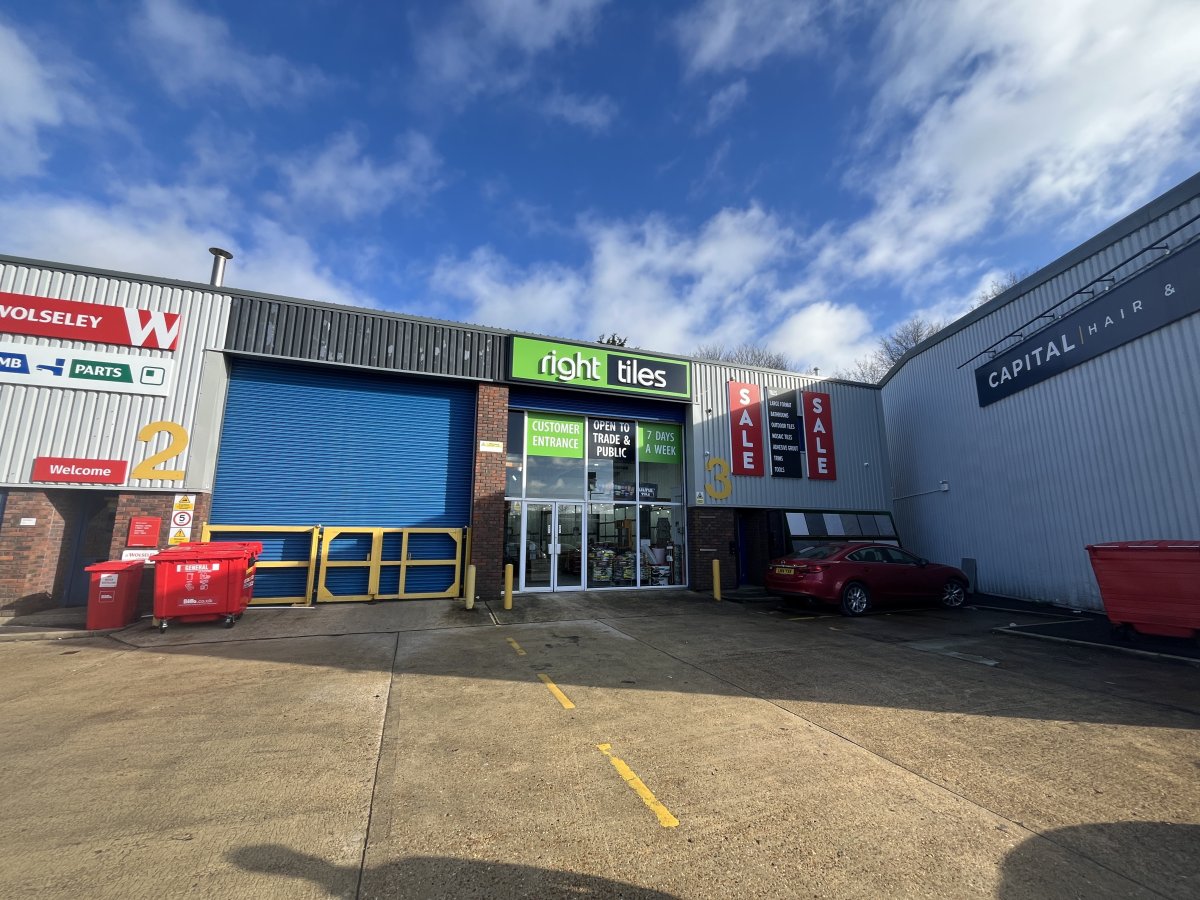Industrial Unit in Crawley - photo 3