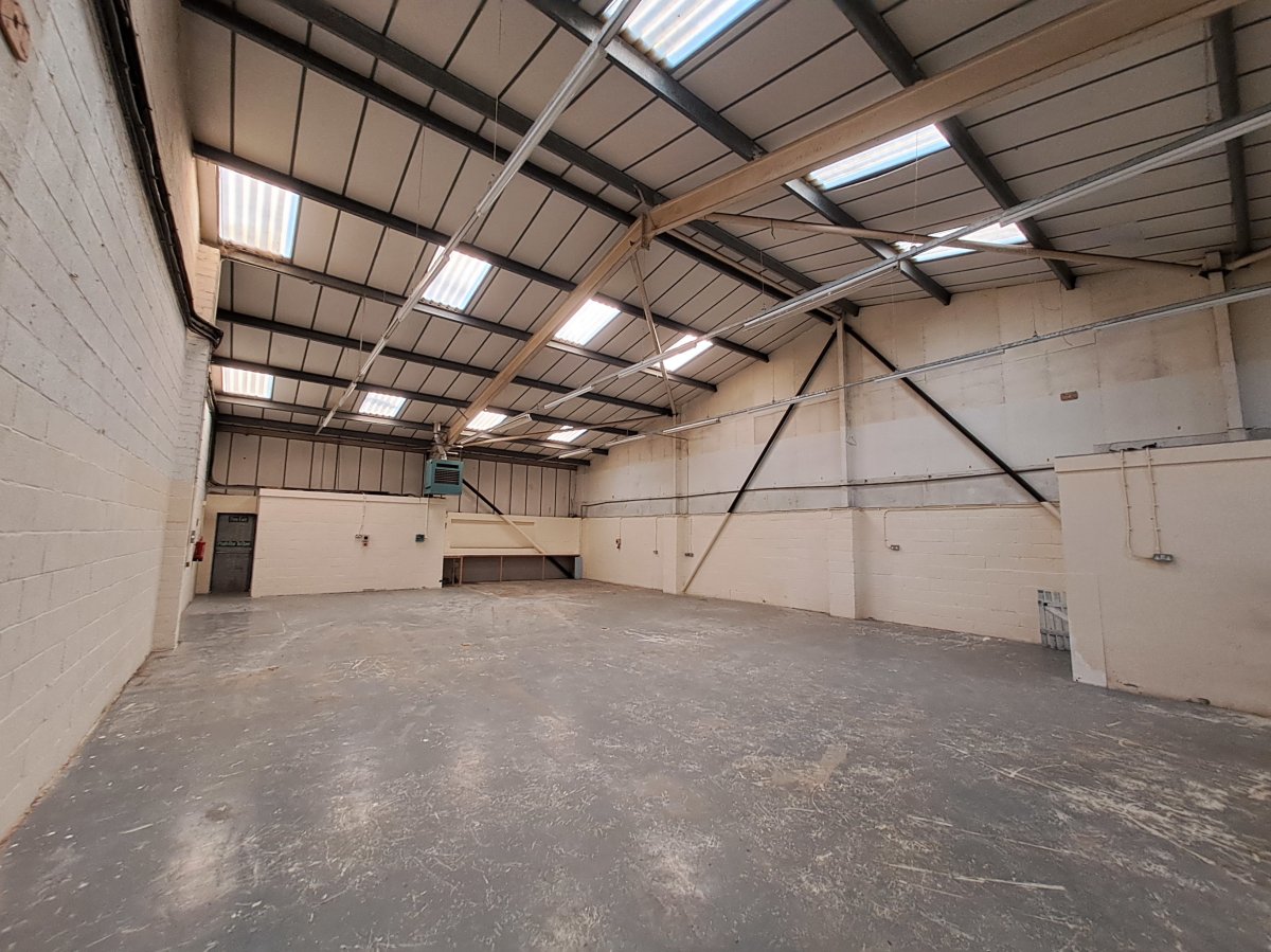 Industrial Unit in Roborough - photo 2