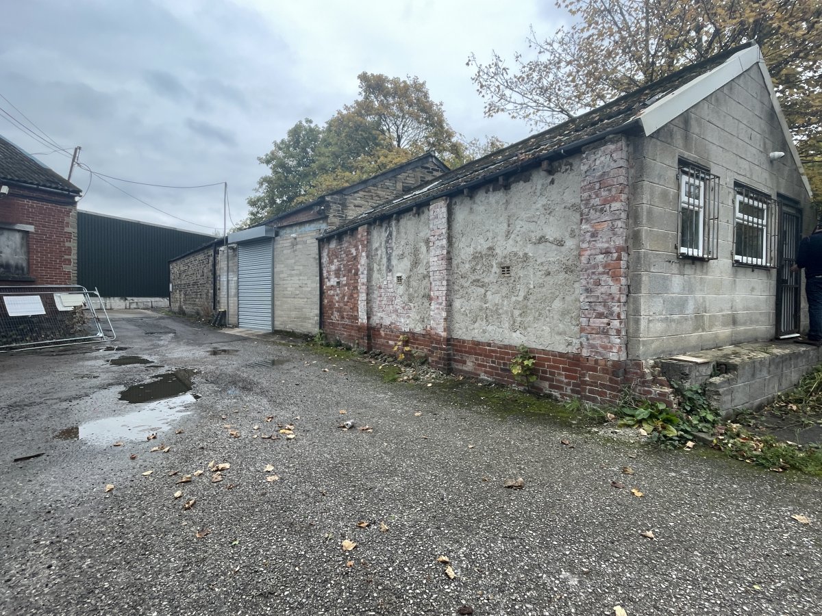 Industrial Unit in Huddersfield - photo 4