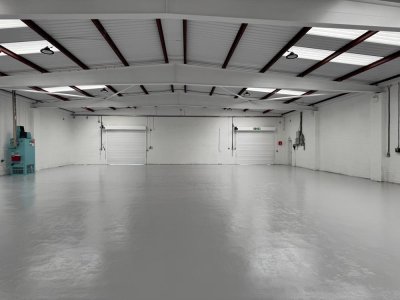Industrial Unit in Farnborough - photo 4