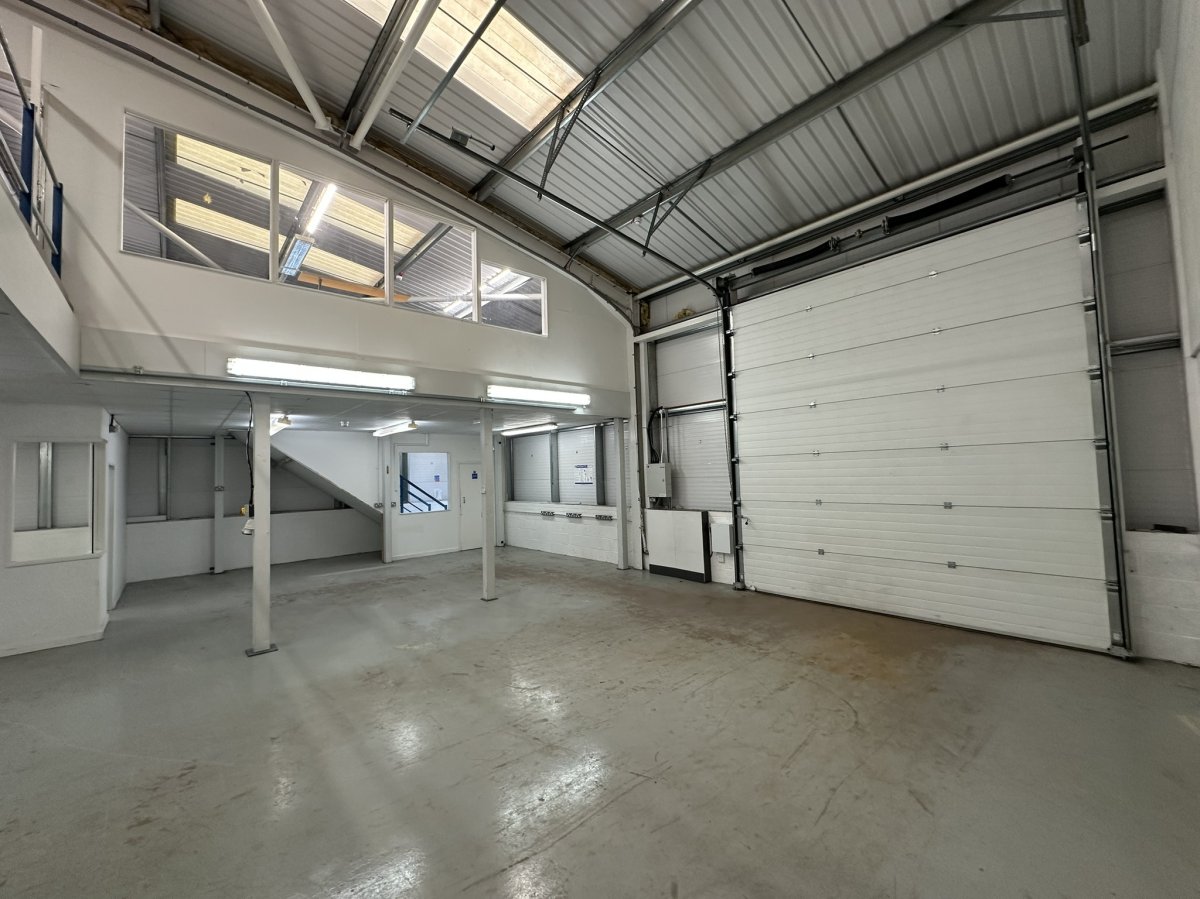 Industrial Unit in Tiverton - photo 3