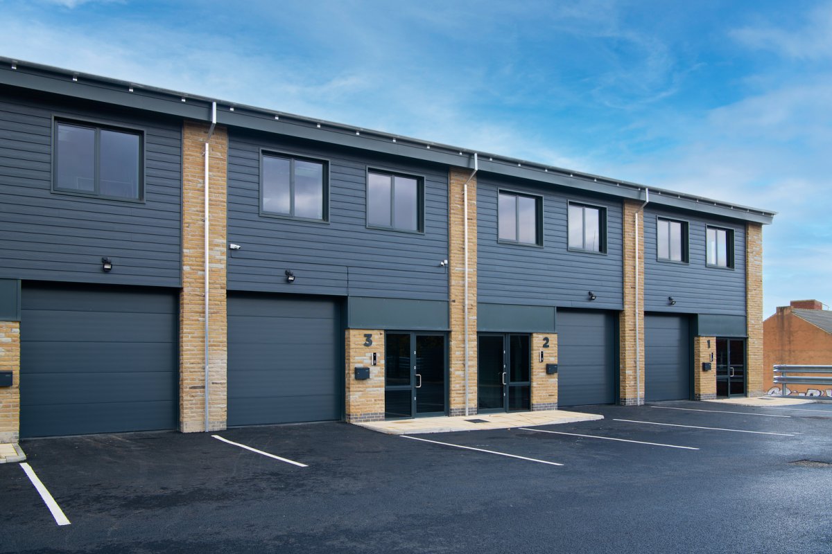 Industrial Unit in Lindley - photo 2
