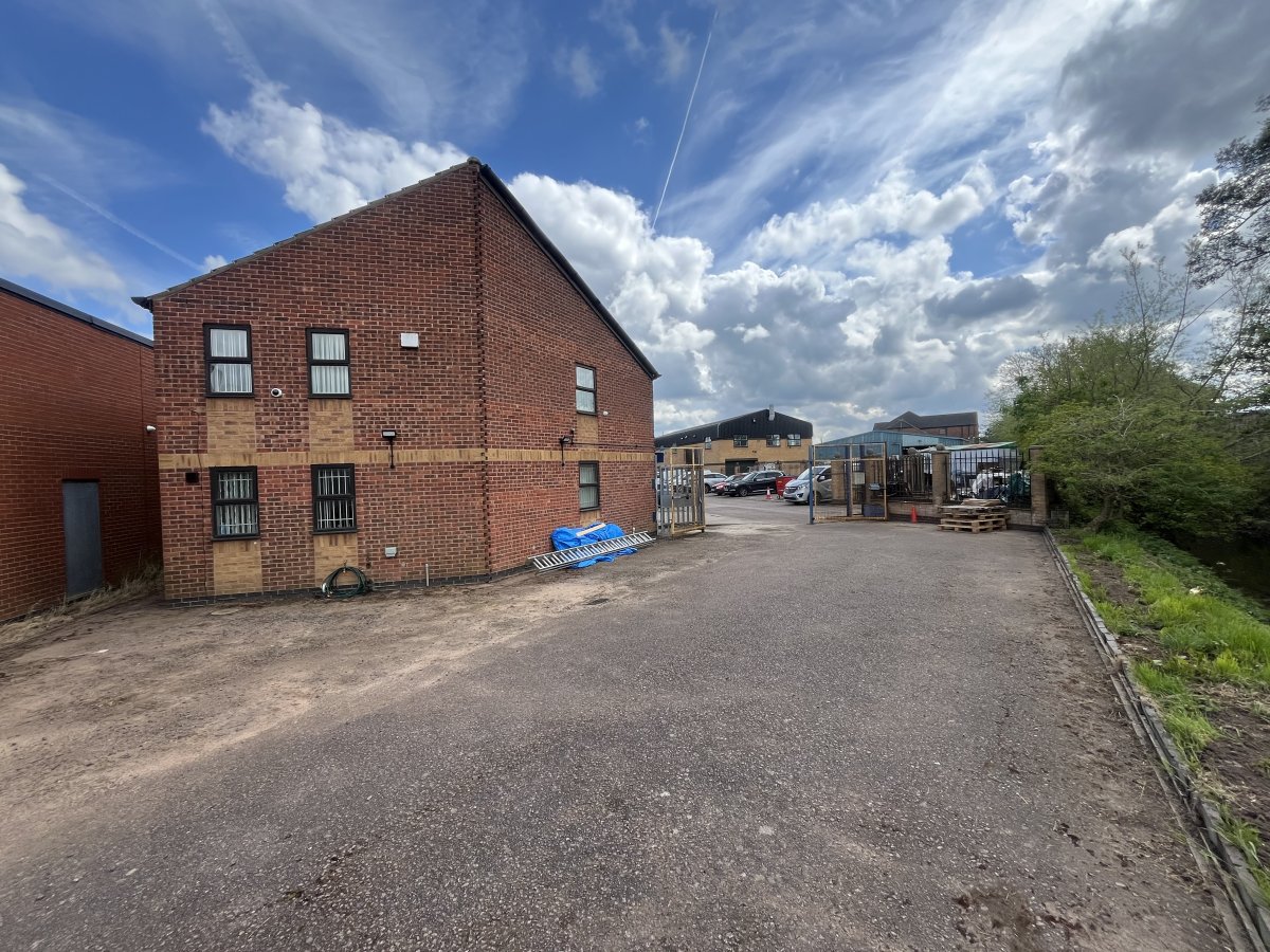 Industrial Unit in Loughborough - photo 2