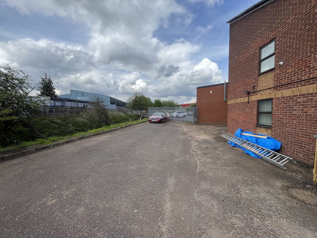 Industrial Unit in Loughborough - photo 3