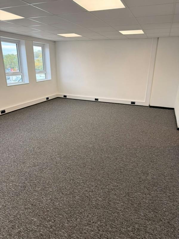 Industrial Unit in Eastleigh - photo 3