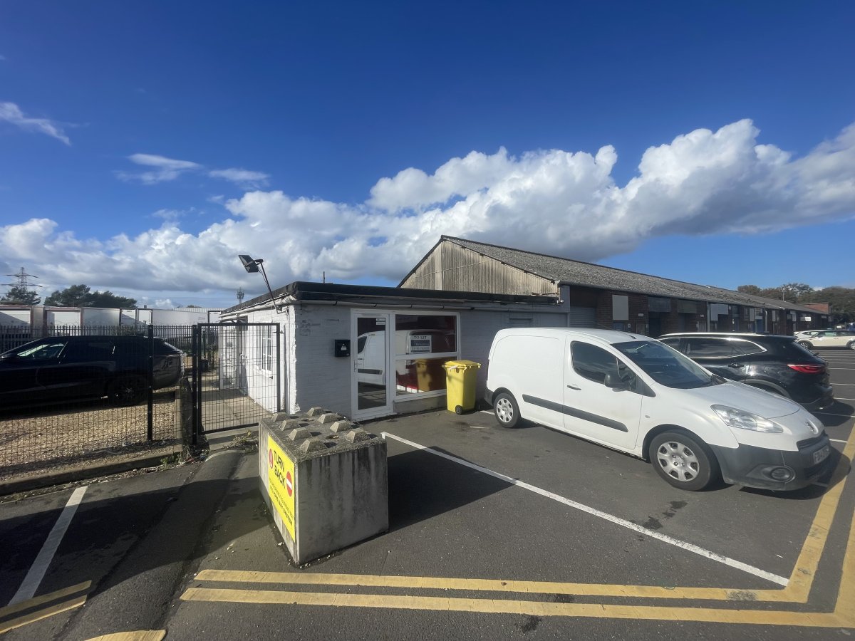 Industrial Unit in Werrington - photo 2