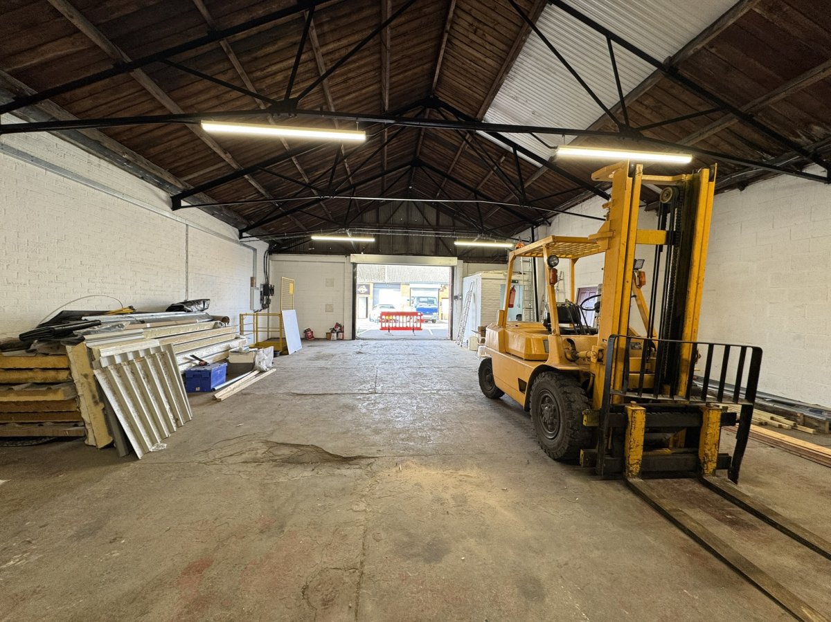 Industrial Unit in Werrington - photo 2