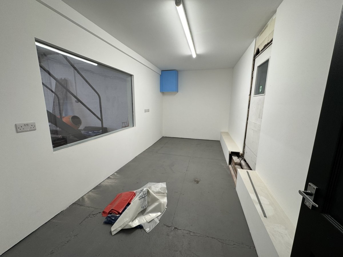 Industrial Unit in Werrington - photo 4