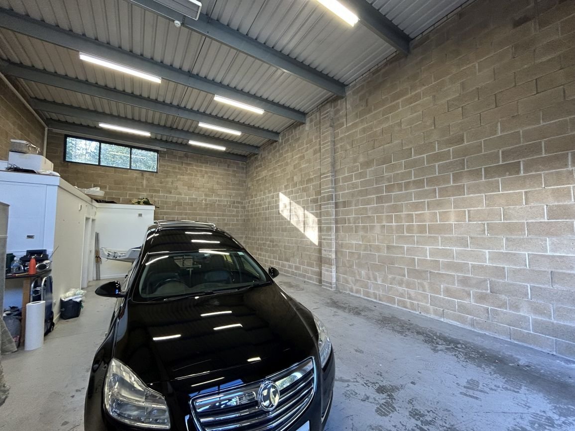 Industrial Unit in Plymouth - photo 2