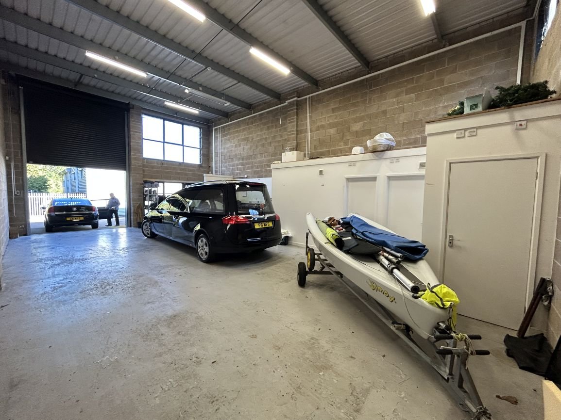 Industrial Unit in Plymouth - photo 3